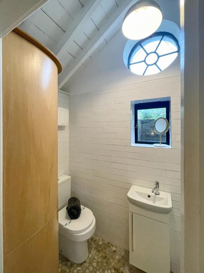 Old Fire Station - Quaint And Quirky Little Home Brandon  Exteriér fotografie